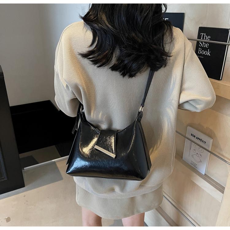 Women Summer Glossy PU Delicate Crossbody Bag High Grade Buckle Zipper One Shoulder Bags Versatile Commute Underarm Packs