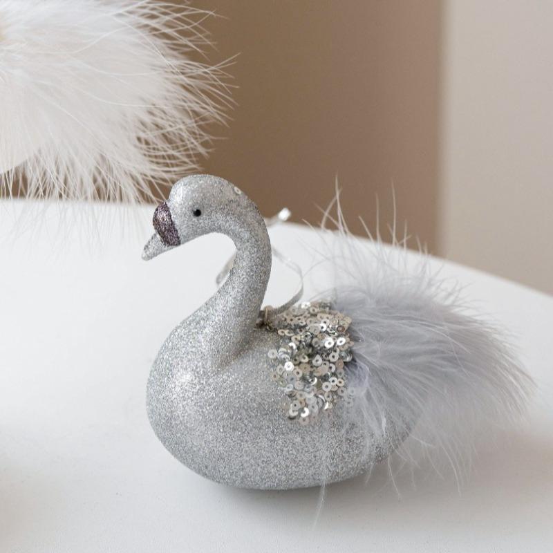 Elegant White Swan Christmas Tree Ornaments Realistic Feather Crafted Hanging Decor for Holiday Parties and Festive Home Decor
