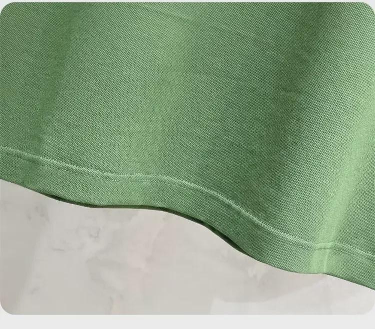Einfaches, einfarbiges Poloshirt im japanischen Jugendstil – Kurzarmmode für Jungen für den Sommer 2023