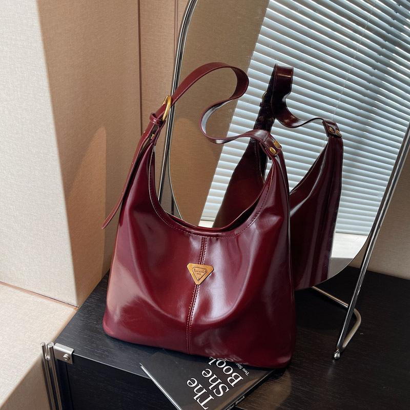 Retro casual large-capacity commuter bag women's new autumn and winter fashion shoulder messenger tote bag