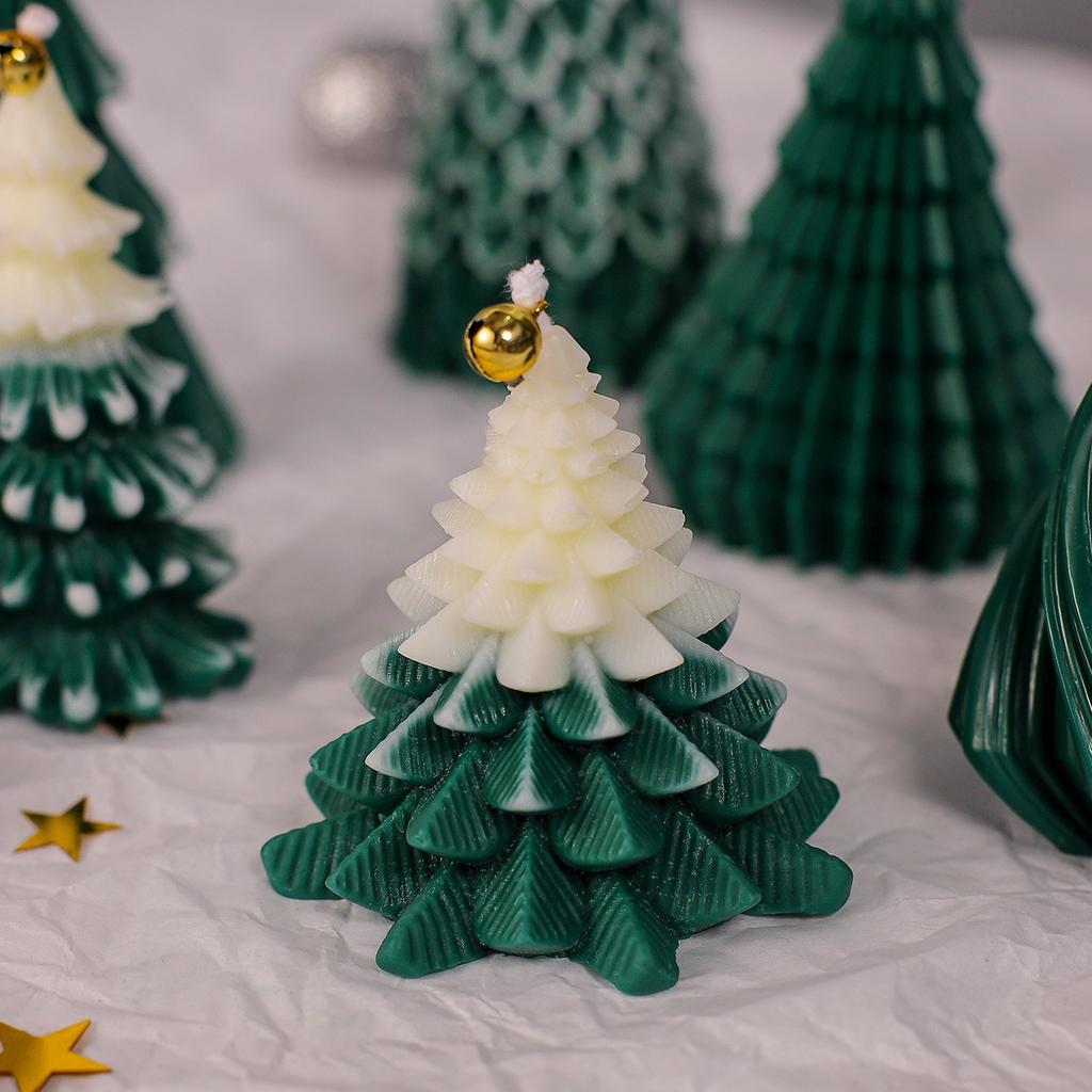 Christmas Tree Soy Wax Candle, Handmade Scented Gift for Xmas Holiday, Home Decor for Women Men, Holiday Present