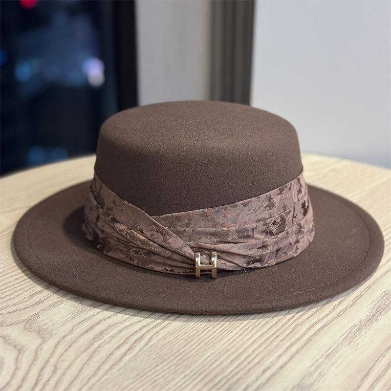 Outdoor French Retro Woolen Flat Top Top Hat Women's Autumn and Winter Versatile Face Small Personality Temperament Bucket Hat Trend