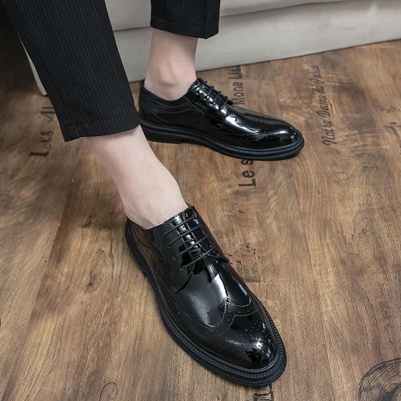Italian Brand Men's Brogue Shoes Elegant White Luxury Men's Banquet Dress Shoes Breathable Pointed Leather Casual Shoes