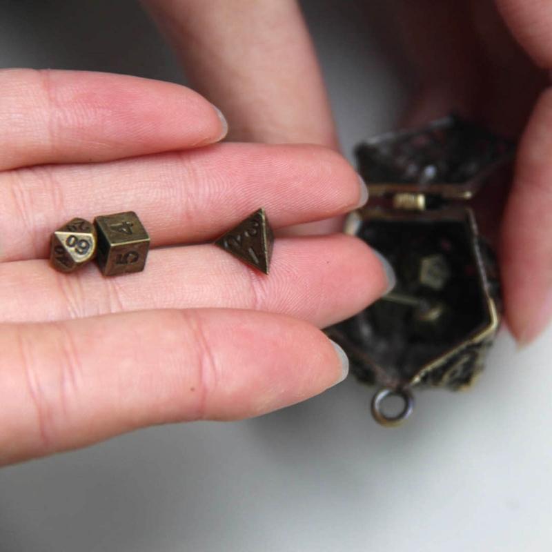 Unique Hollow Dices Pendant Keychain Accessory Set Dices Ornaments Metal Dices Key Chain Decorations for Game Lovers
