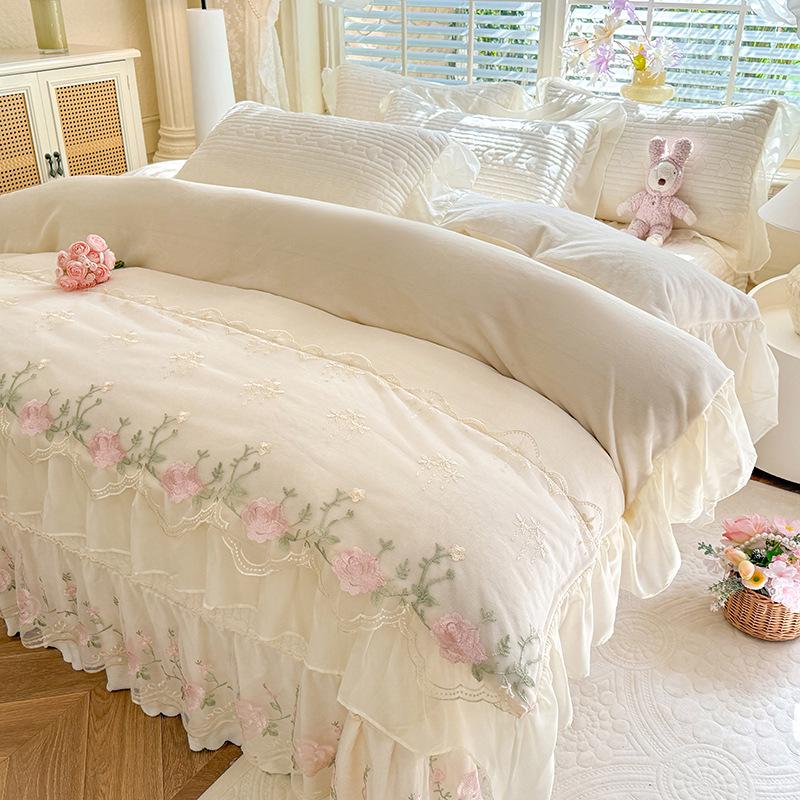 New Elegant Matte Milk Velvet French Lace Princess Style Bedspread Set