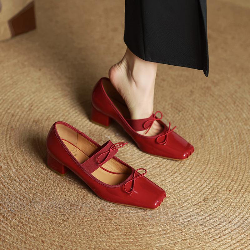 New women's fashion single shoes square head four seasons wear small leather shoes one pedal beef tendon soft sole comfortable leather large size shoe