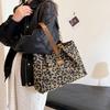 Leopard Print Retro Large Capacity Handbag for Women Trendy Texture Shoulder Tote Bag Female Commuter Bag