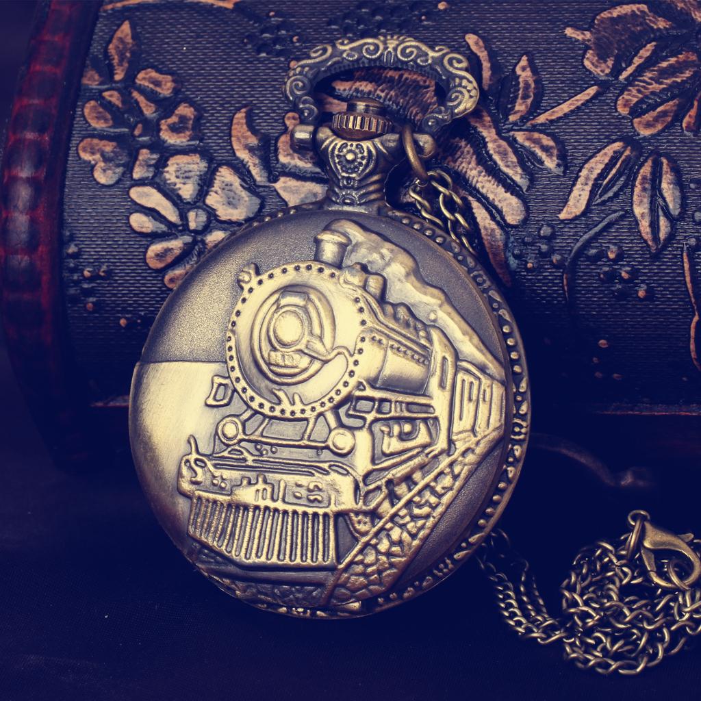 Retro Hot Sale Quartz Hollow Flip Watch Clock Pendant Vintage Train and Truck Chain Necklace Silver Gold Bronze Pocket Watches