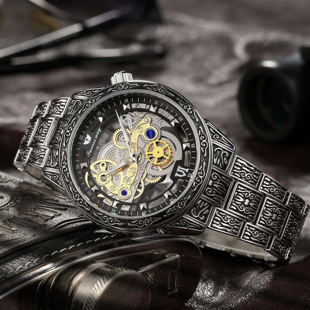 Men's European and American Style Carved Non-Mechanical Domineering Watch
