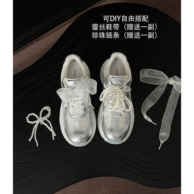 

2025 новые шнурки, уменьшающие возраст, универсальные папины кроссовки, подошвы-полумесяцы, внутренняя высота, шнуровка, жемчуг, спортивная и повседневная обувь для женщин 40 серебряный