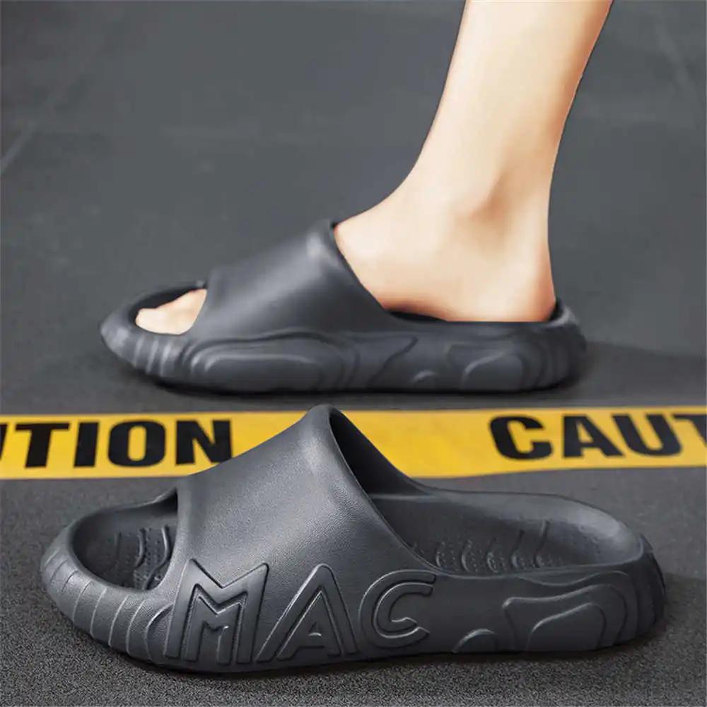 Light Room Luxury Sandals Men Summer Men's Slippers Shoes Men's Sneakers 44 Sport Joggings Play Sapatos Shors