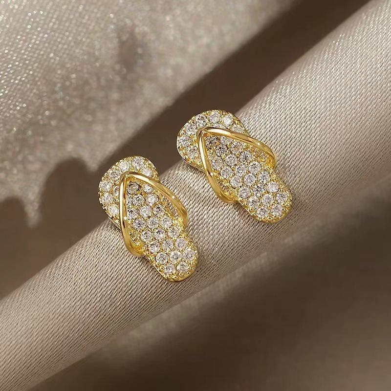 

Korean Fashion S925 Silver Small Diamond Slipper Stud Earrings for Women