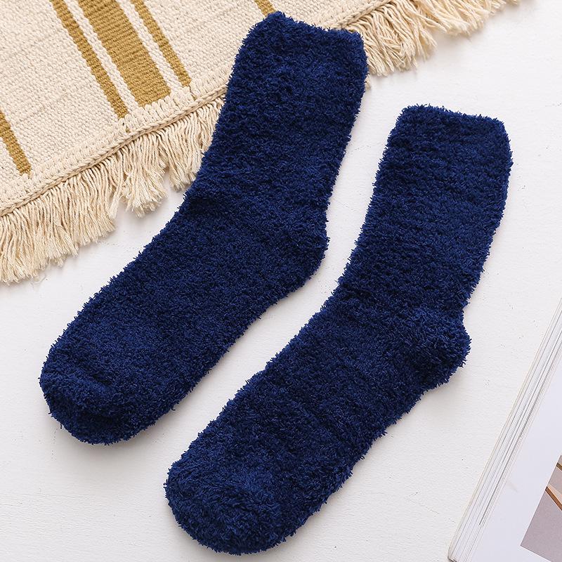 Superwarme Herren-Wadenlange Korallenfleece-Bodensocken für Herbst und Winter.