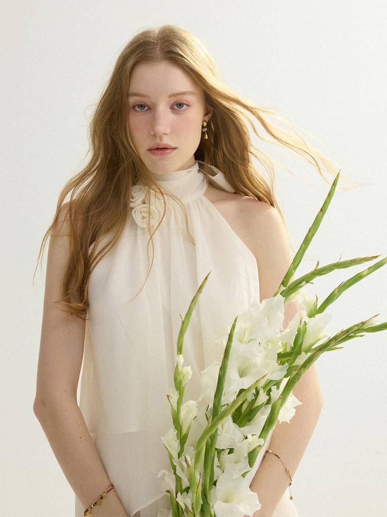 Sinseuden Rosette Halterneck Blouse