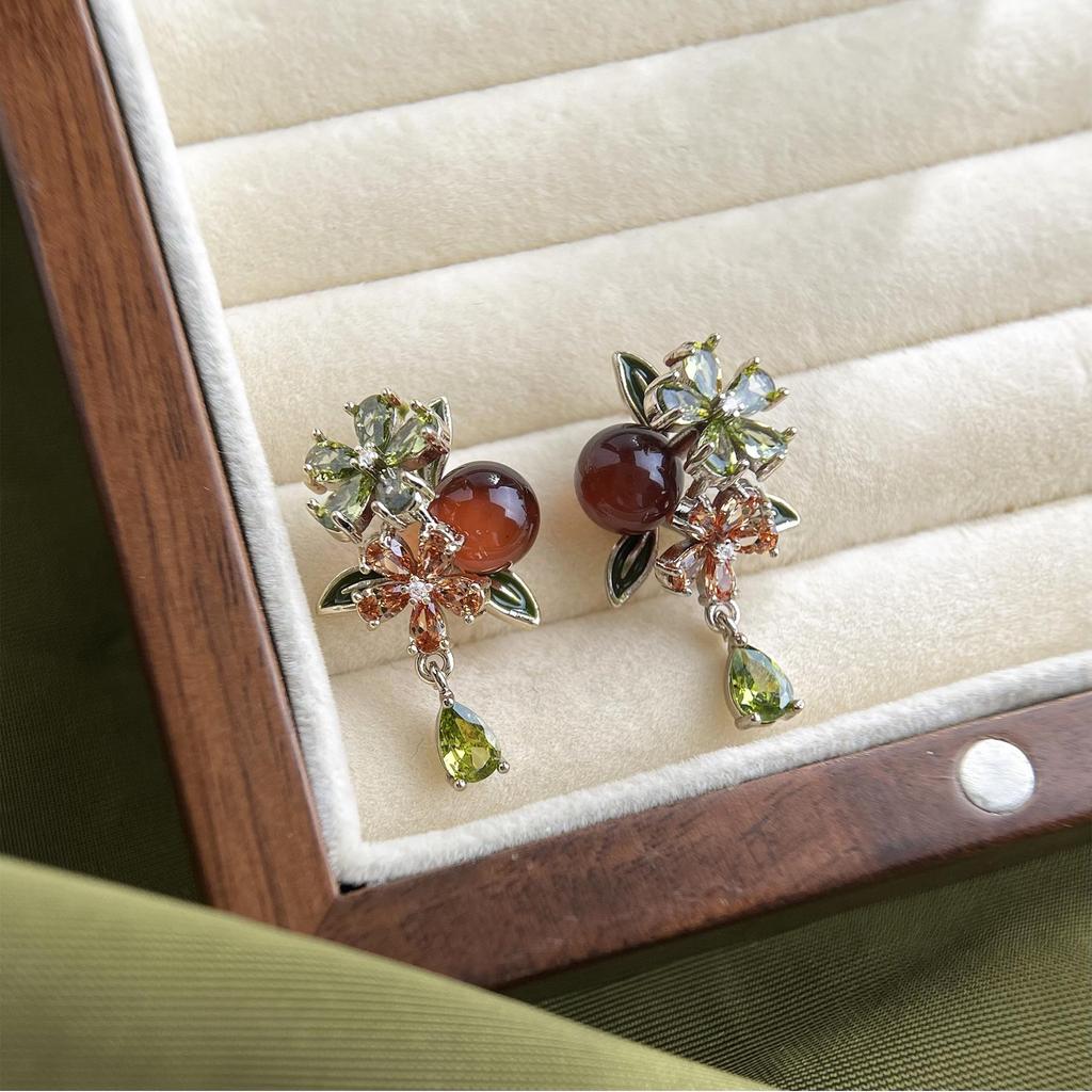 Vintage Olive Green Zircon Flower Stud Earrings - Retro Court Style with Heavy Industry Elegance for Women