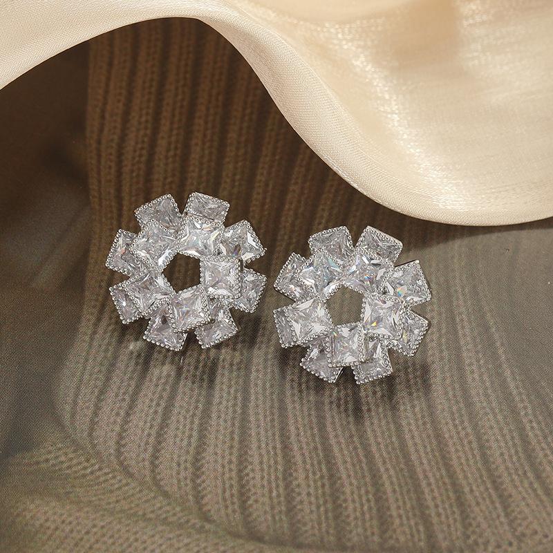 Flower Electroplated Water Droplets Small Fresh Horse Eye Zircon Earrings Silver Needle Light Luxury Bridal Stud Earrings Earrings Women Shine
