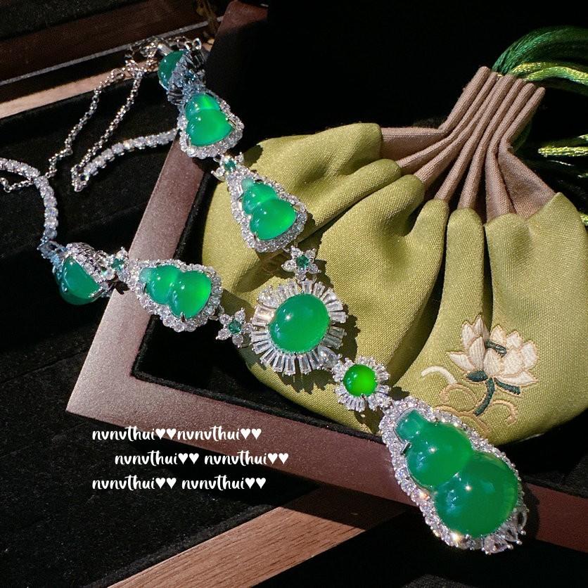 Chalcedony Gourd Gemstone Necklace, Planting Water Yingying, Plated With 18K Gold, Safety Lock Chalcedony Zircon Necklace.