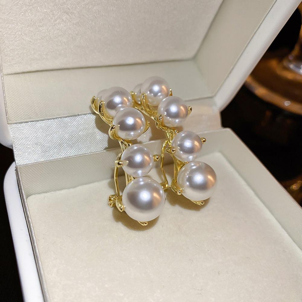 French Retro Flower Butterfly Pearl Fringed Earrings Light Luxury High-end Stud Earrings Niche Versatile Earrings Women