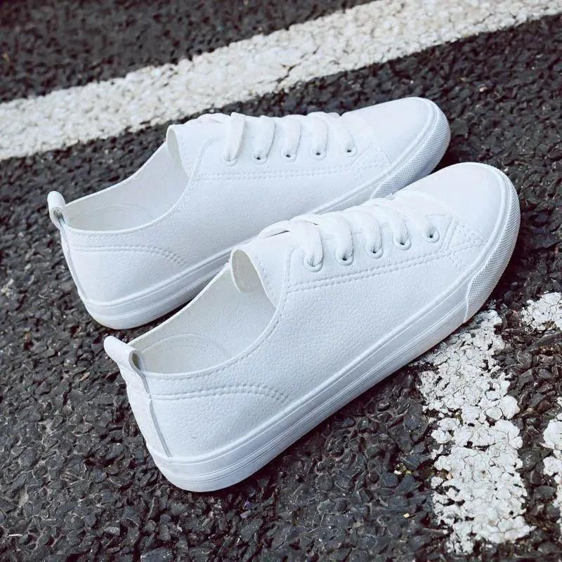 

Новые вулканизированные кроссовки на шнуровке из искусственной кожи, однотонная женская обувь, лидер продаж, весенне-осенняя обувь для папы с круглым носком, спортивная обувь на низком каблуке