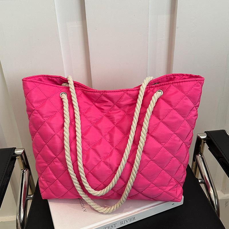 Large Capacity Tote Bag for Women Autumn and Winter New Fashion Diamond Shoulder Bag for Women Simple Fashion Underarm Bag for Women