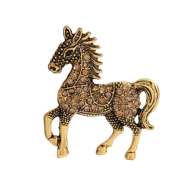 Fashion Rhinestone Horse Brooch for Women Men Zodiac Animal Brooches Lapel Pins Party New Year Jewelry Clothes Accessories