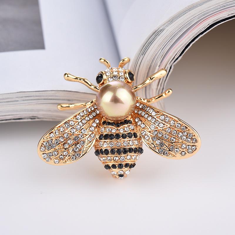 Luxury Bee Brooch: High-End, Creative Animal-Themed Accessory for Women's Fashion - Versatile and Trendy