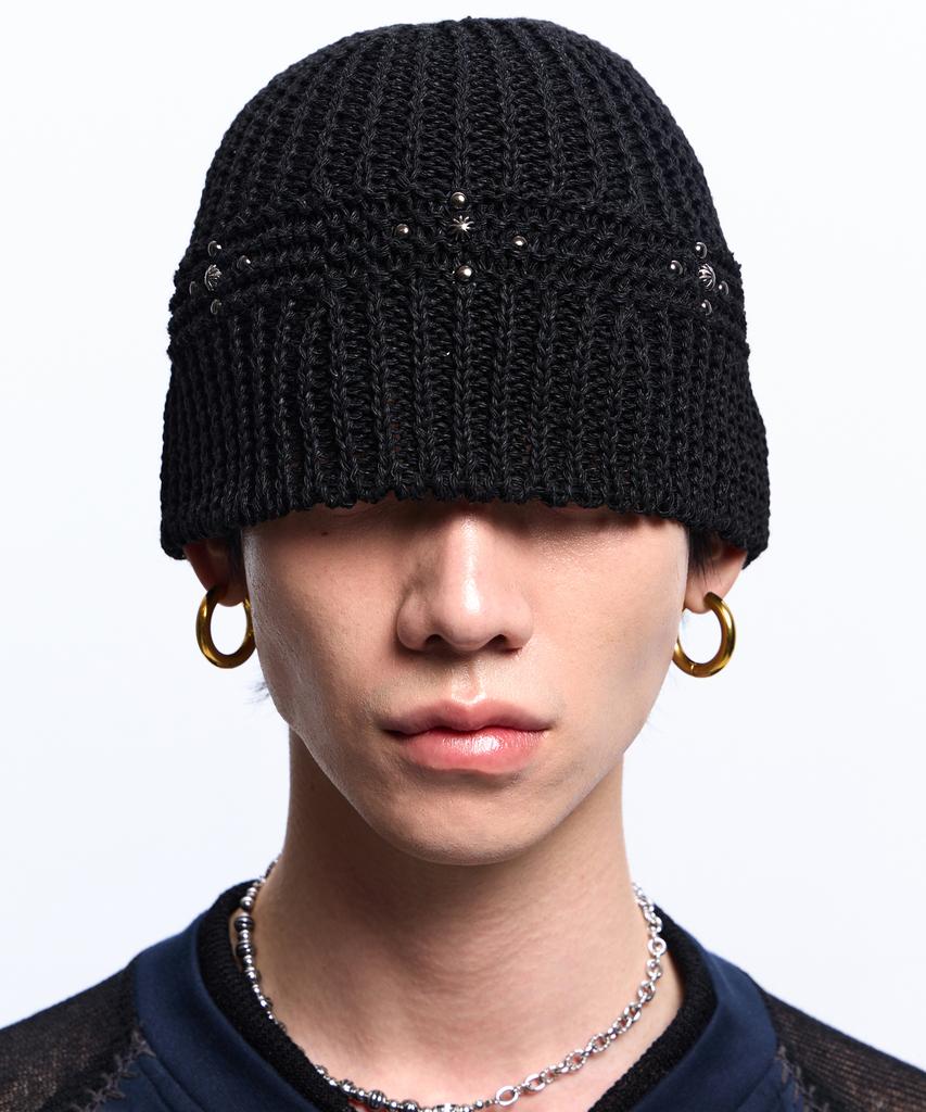 Aleseueseussi Mini Cross Rivet Beanie - Black