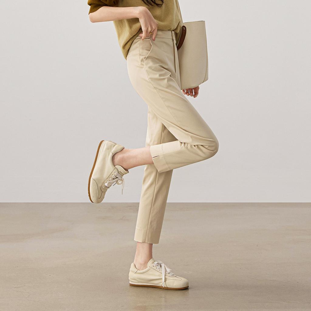 Minimally Designed Commuting Casual Shorts for Women