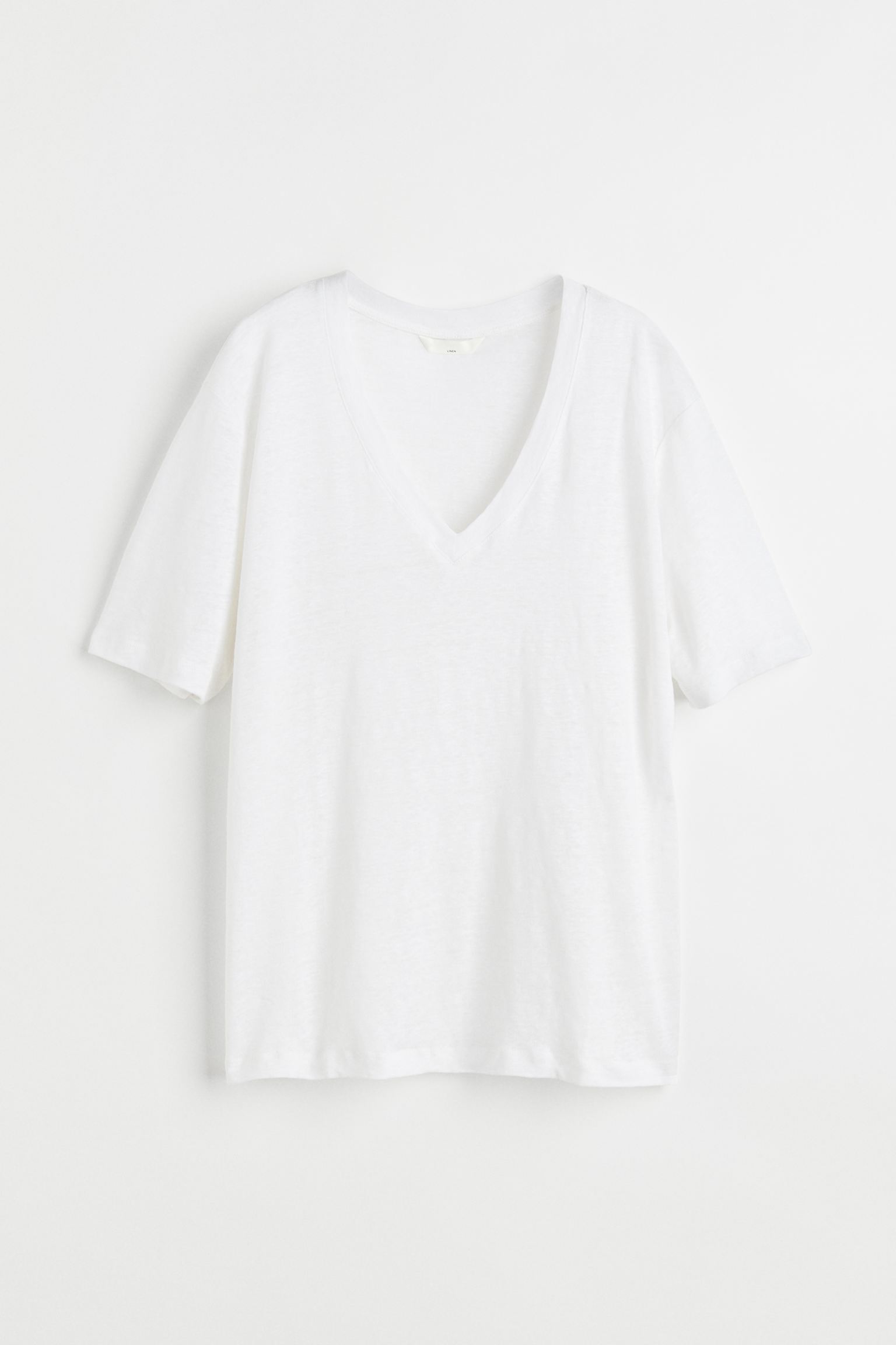 

Футболка из льняного джерси с V-образным вырезом