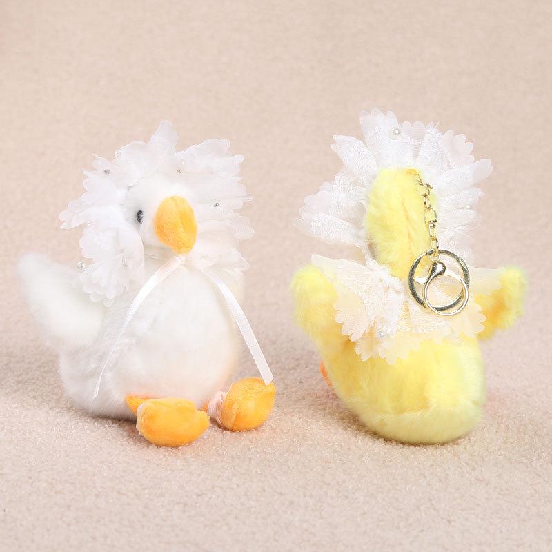 Plush Goose Keychain With Embroidered Details For Girls And Boys