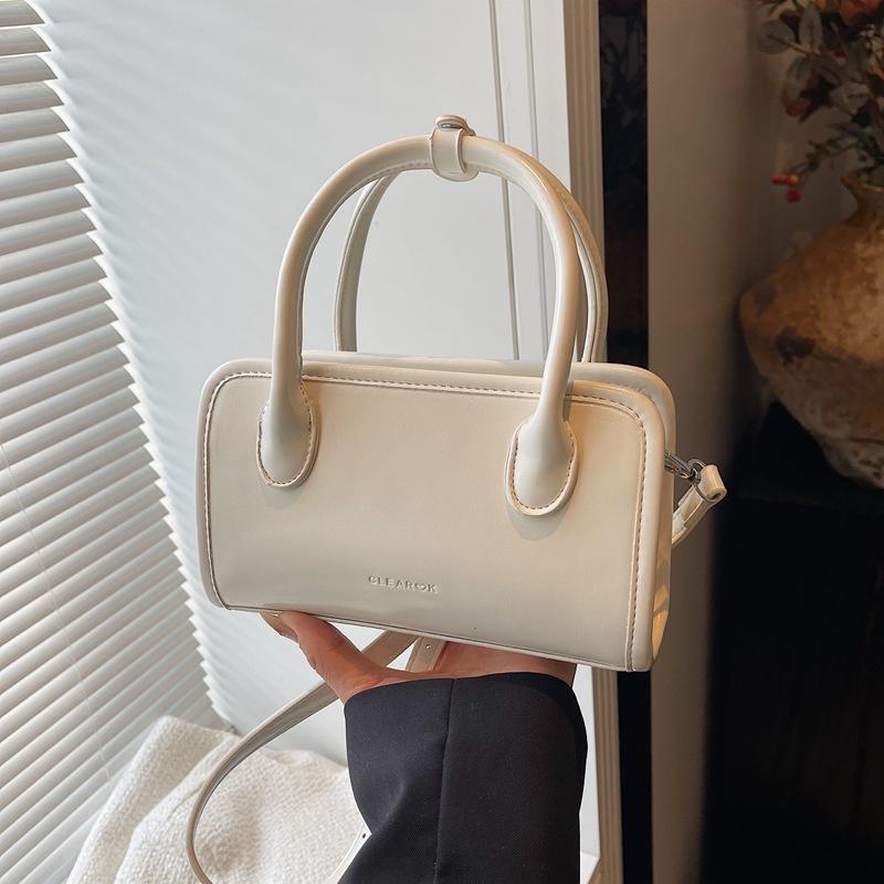 

New fashion handbag wax oil simple Sen cute leather shoulder messenger bag popular small square bag