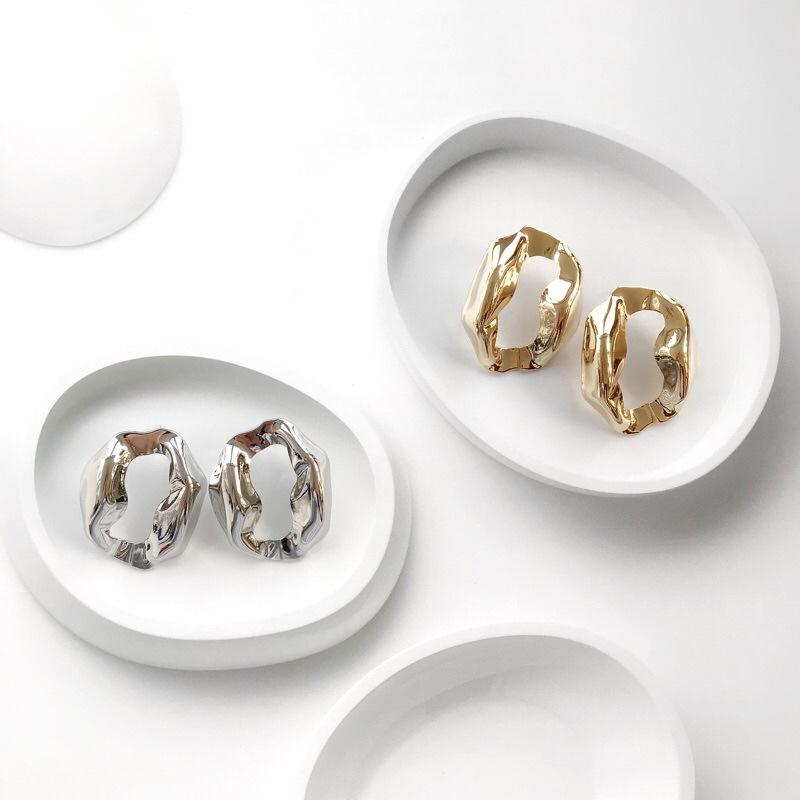 Irregular Geometry Metal Earrings for Women Vintage European Hollow Oval Drop Earrings Party Chunky Statement Jewelry