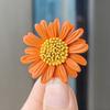 Neue japanische Gänseblümchen Einfach Niedlich Temperamentvoll Bunt Damen Anstecker Klein Frisch Pin