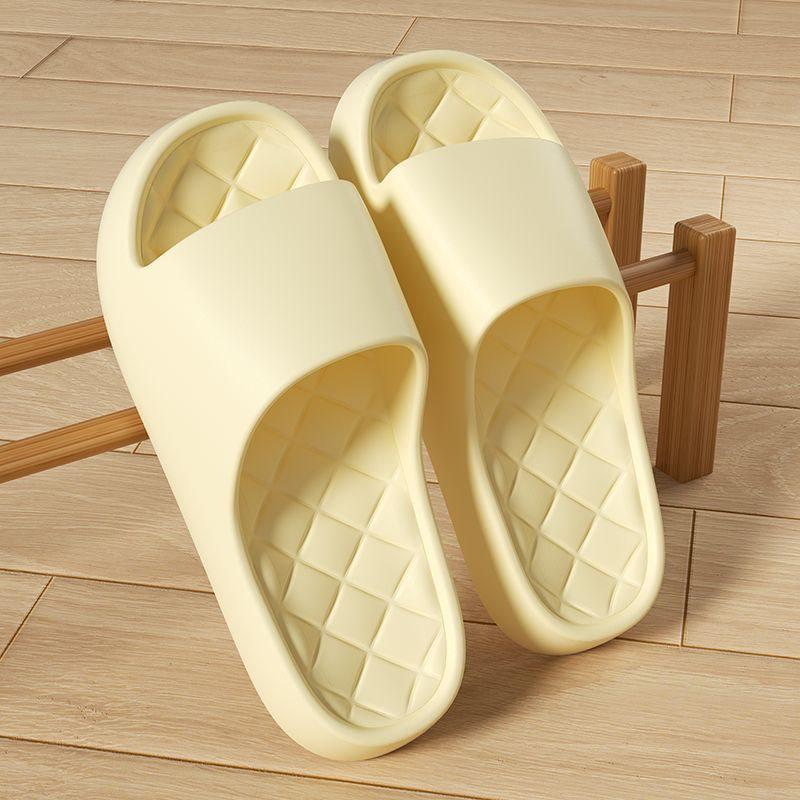 2025 New High-End Non-Slip Thick-Soled Slippers for Men and Women - Summer Indoor/Outdoor Use