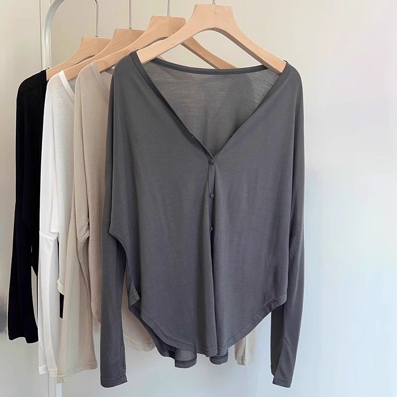 

White Tencel Thin Sunscreen Cardigan Women Summer 2025 New Loose Outdoor Ice Silk V-neck Air Conditioning Blouse Outerwear Tea M