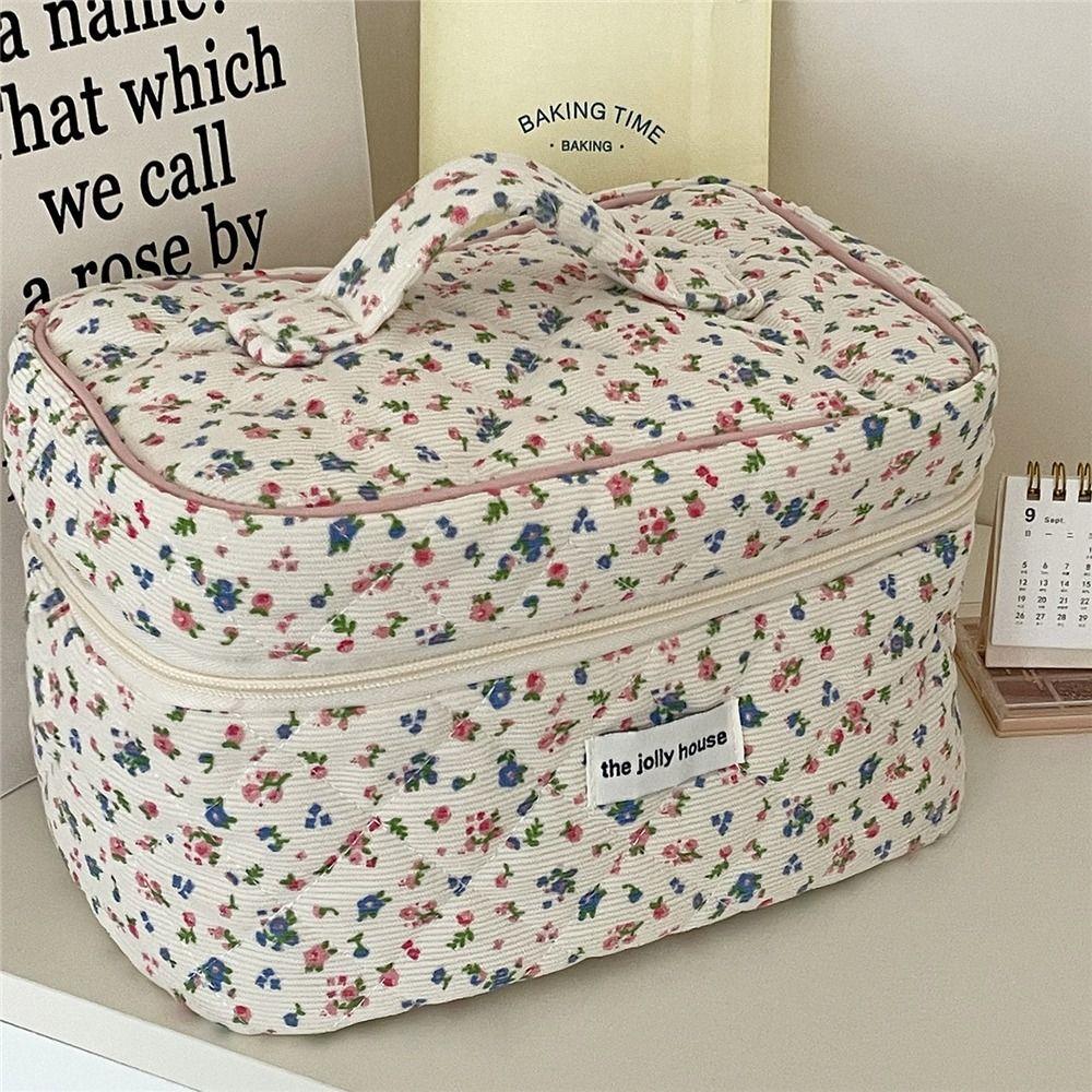 Vintage Flower Quilted Makeup Bag Coquette Organizer Bag Cute Floral Cosmetic Bag  for Women Girls