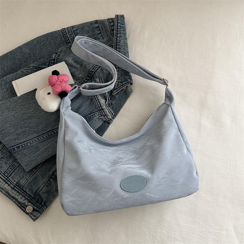 Simple and High-value Tote Bag for Women Ins Fashion Large Capacity Crossbody Bag for Daily Commuting and Casual High-value Single Shoulder