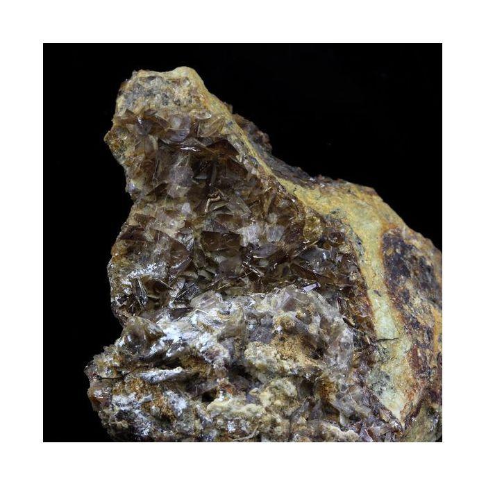 Pierres et Minéraux. Axinite. 194.5 ct. La Balme d'Auris, Bourg d'Oisans, Isère, France..