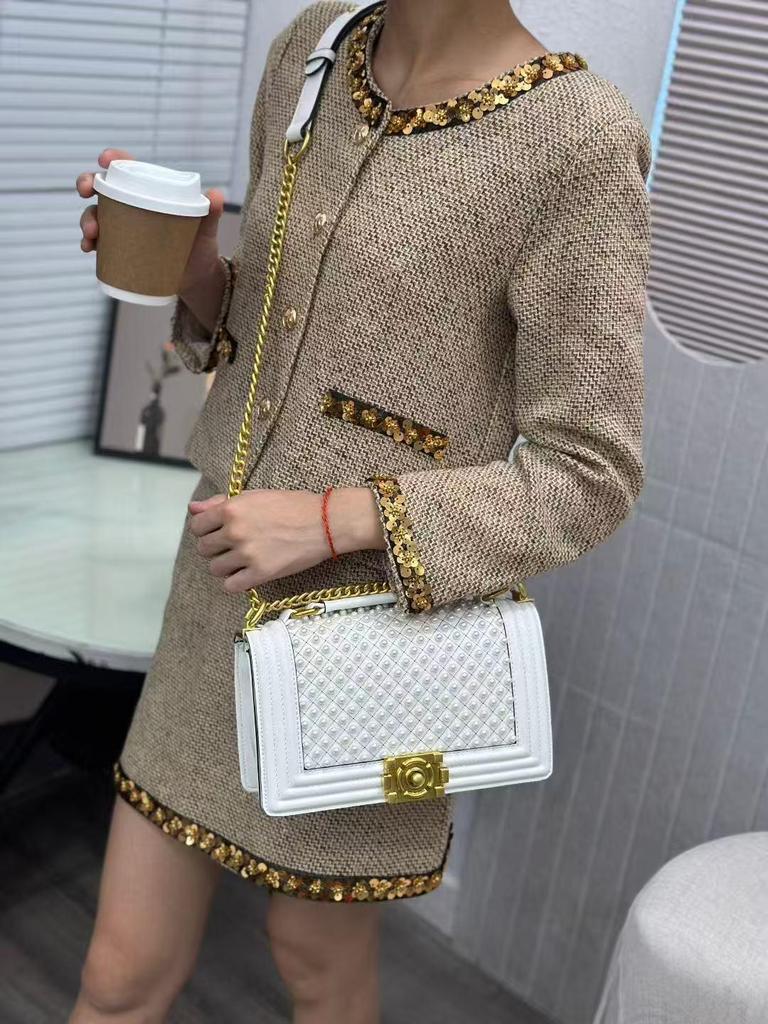 Pearl-Embellished Crossbody Bag with Half-Round Buckle and Chain Strap