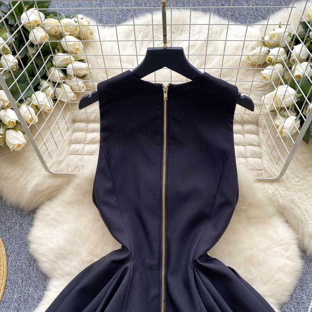 Summer V-neck Sleeveless Double Breasted Dress with Women's Niche Design High Waist A-line Vest Dress