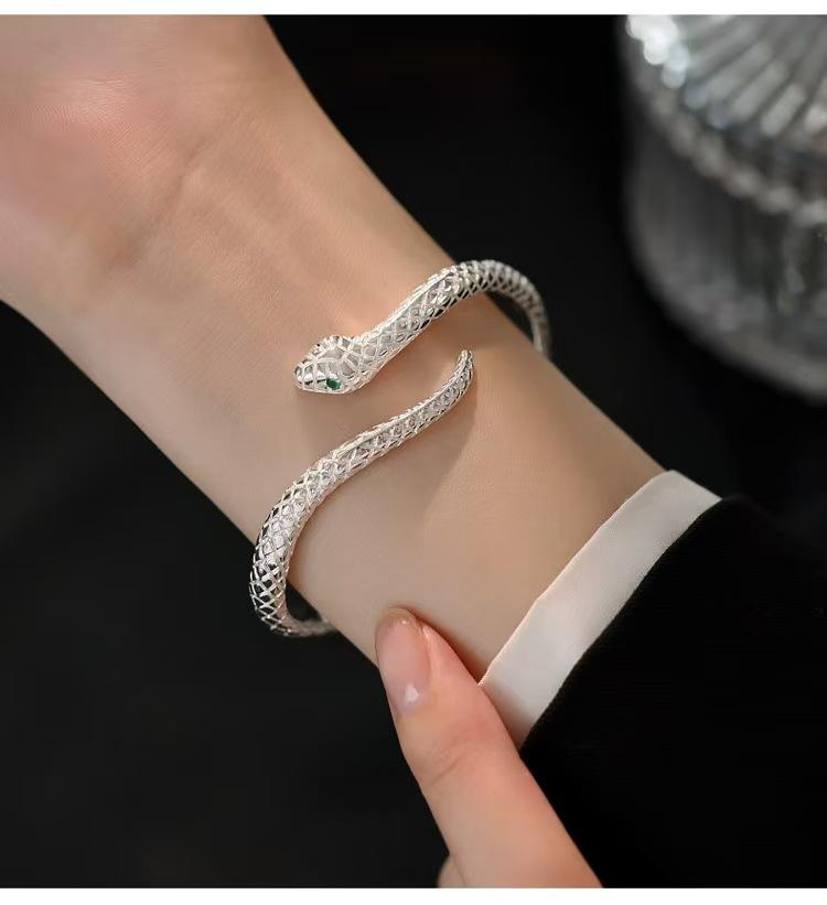 

Браслет Дух Змеи Женский Браслет Нишевый Дизайн Высококлассный Браслет Ювелирные Изделия серебряный