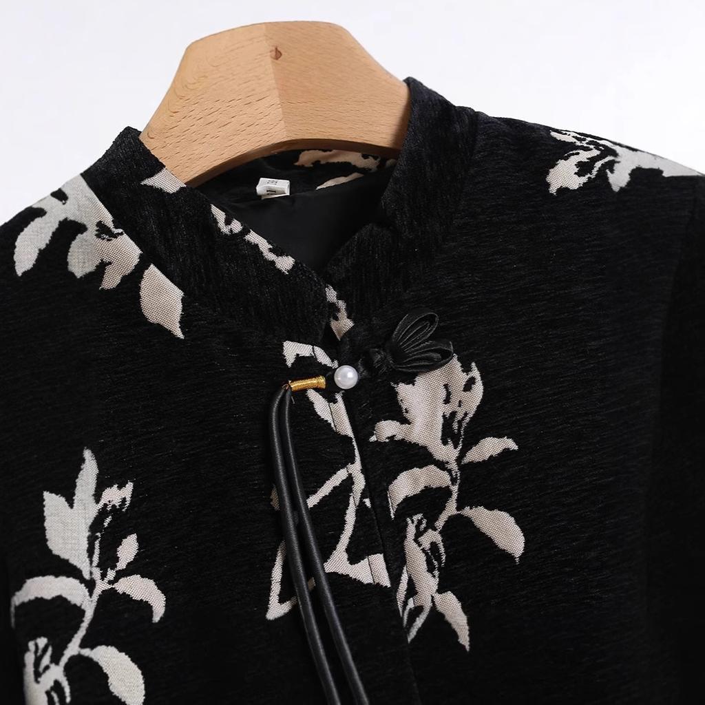 Ruyi Lianyun, New Jacquard Stand-up Collar, Placket Pearl Buckle Vest for Women's Retro Outer Wear Vest