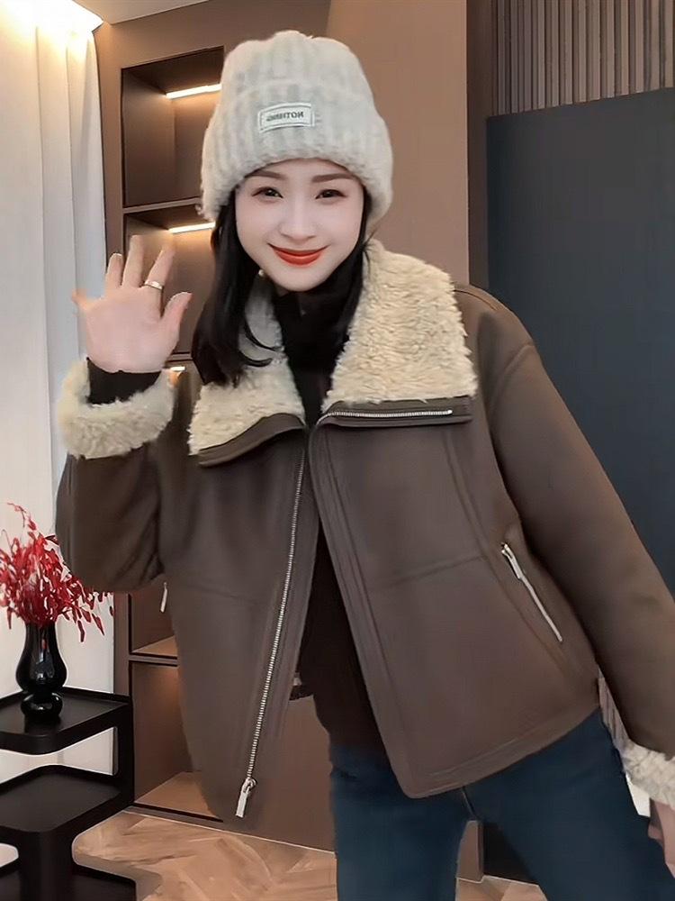 Women's 2024 Winter Lamb Wool Lapel Fur Coat