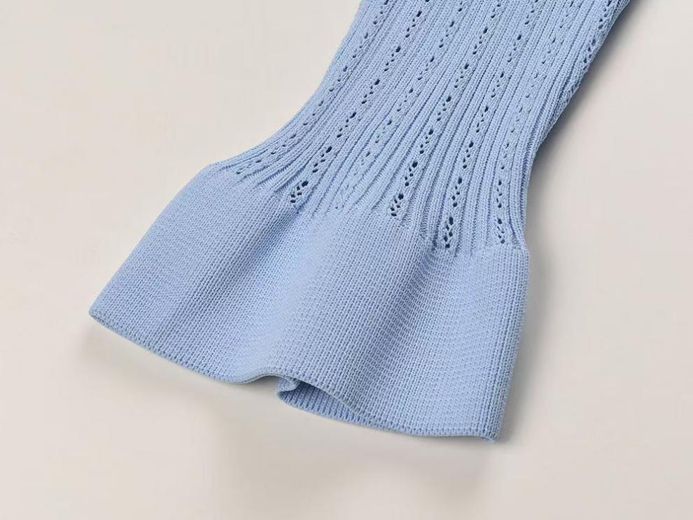 Autumn/Winter 2025 Waist-Cinching Flared Sleeve Knitted Top + Fishtail Coat Set