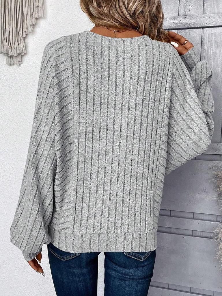 2025 Cozy European/American Autumn/Winter Batwing Sleeve Knitted Pullover: Casual Round Neck Long Sleeve Top