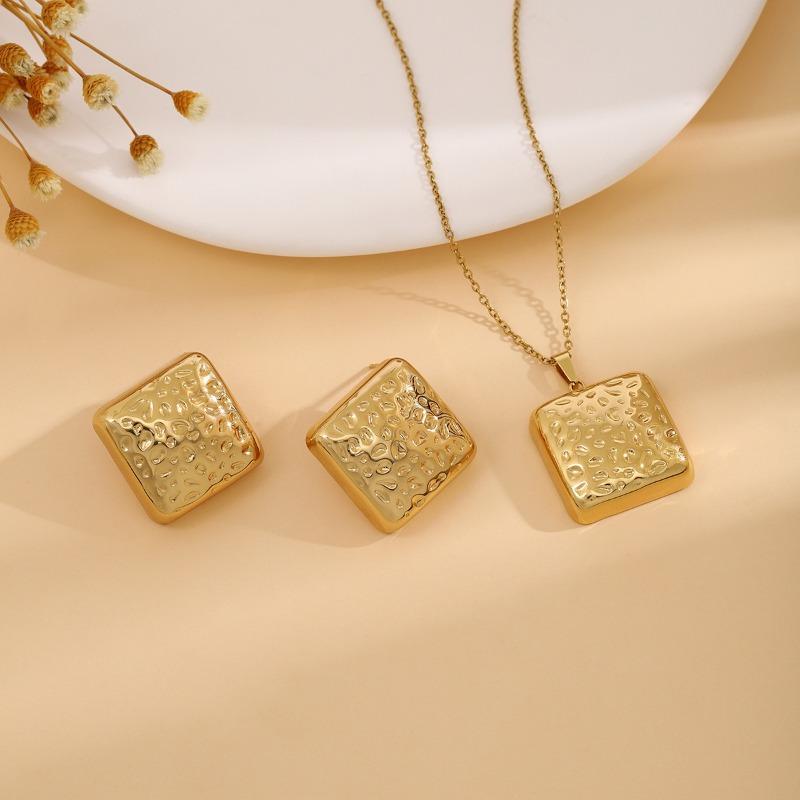 European and American Exquisite Irregular Luxury Creative Polygonal Geometric Leaf Texture Flower Love Earrings Necklace Set