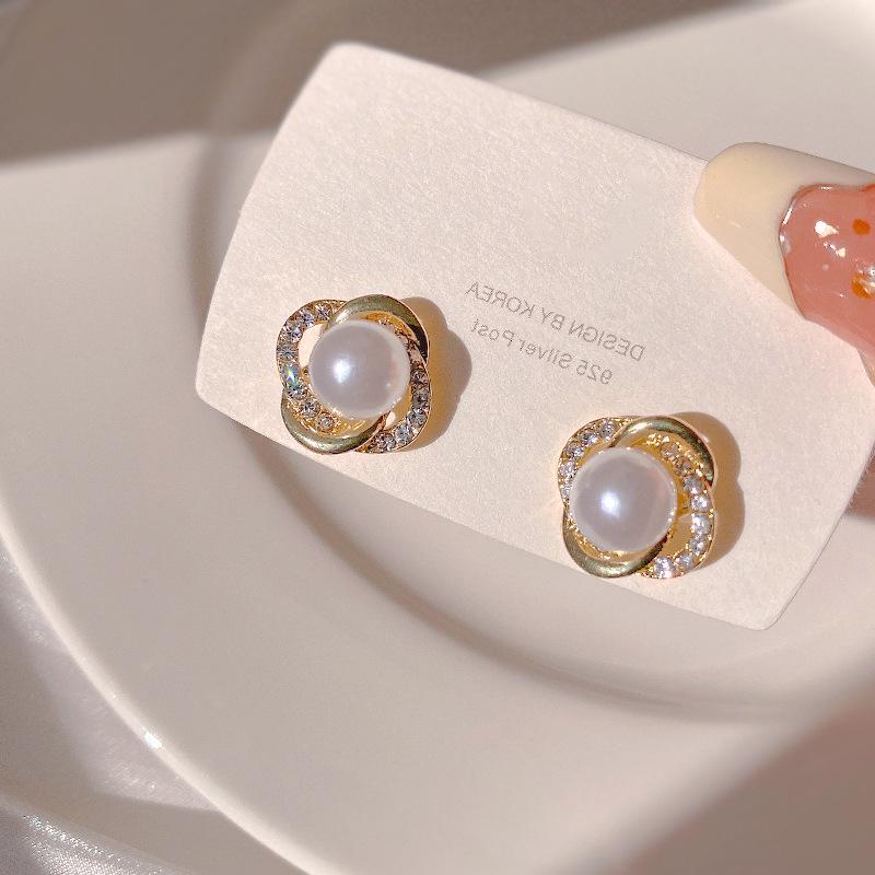 Cercei Lungi Coreeni cu Ciucuri și Perle - Cercei Eleganți de Lux pentru Femei