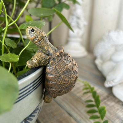 Tortoise Figure Plant Pot Hanger Resin Hanging Turtle Statue Plant Decorations Cute Turtle Statue Figurines Planter Pot Hangers