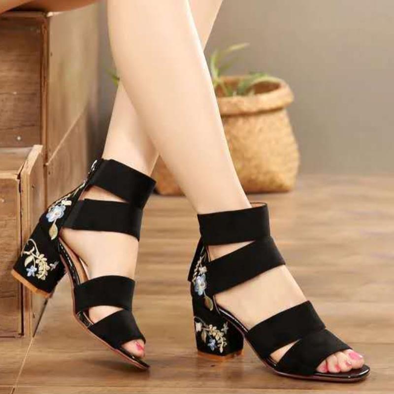 Sandali Estivi Ricamati Stile Etnico con Tacco Medio Donna All-match Tacco Spesso Eleganti Retro Open Toe Scarpe Ricamate Donna
