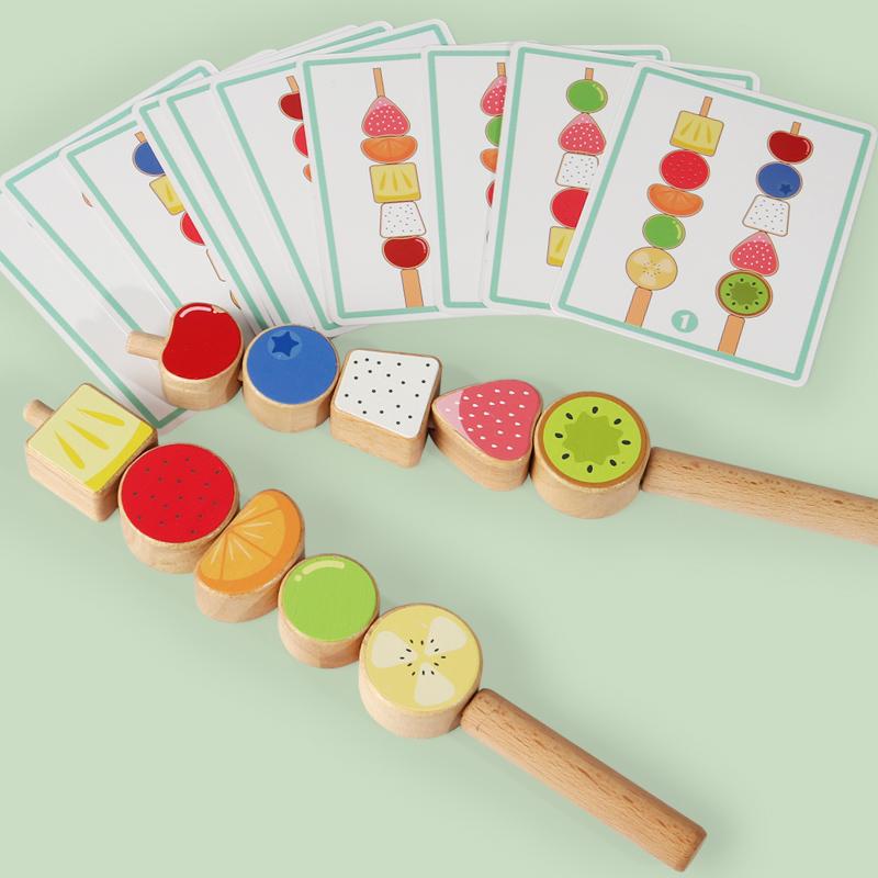 Holz-Fruchtperlen-Spielzeugset - Enthält Musterkarten, Schnurstäbe und Fruchtblöcke - Geeignet für die Feinmotorik von Kindern